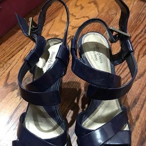 Vera Wang Simply Vera Dark Blue Wedge Sandal 7.5M